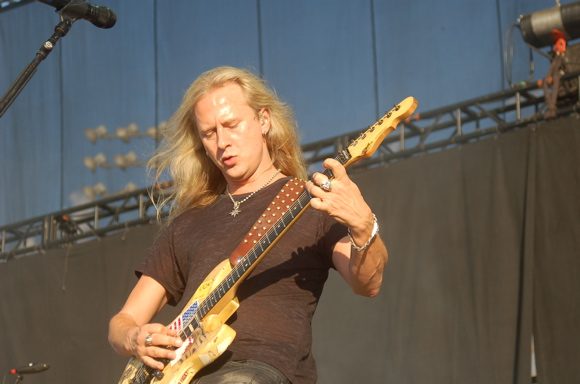 Jerry Cantrell of Alice in Chains Announces Spring 2022 Brighten Tour Dates
