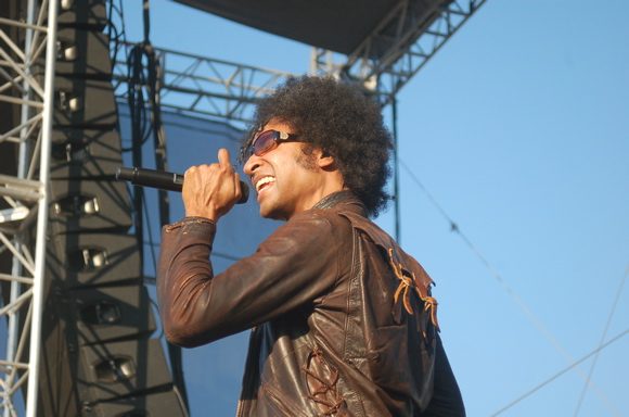William DuVall Releases New Video for Acoustic Song "Smoke and Mirrors"