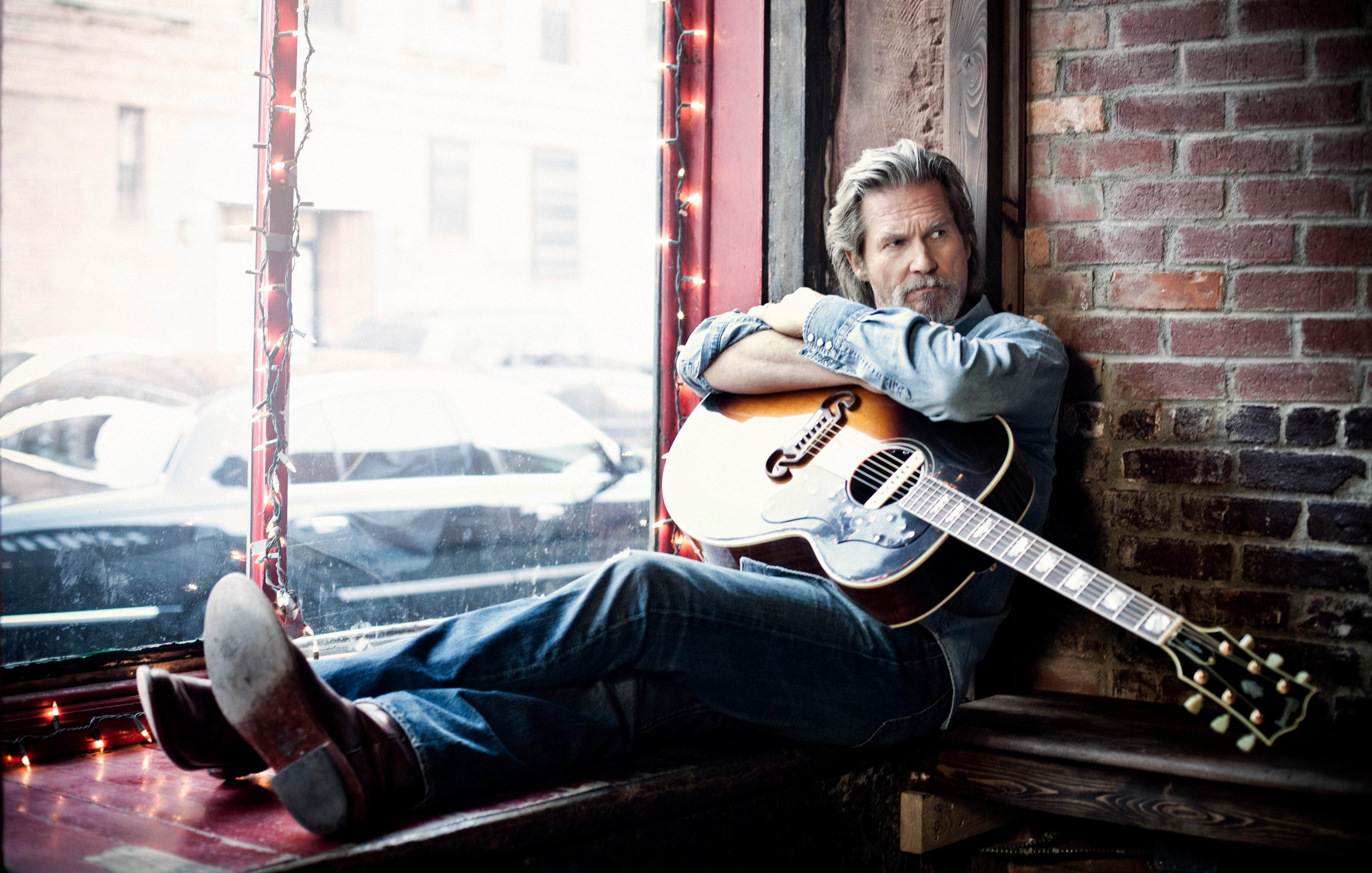 Jeff Bridges Announces New Archival Album Slow Magic (1977-1978) For April 2025 Release, Shares Previously Unreleased Track “Obnoxious”