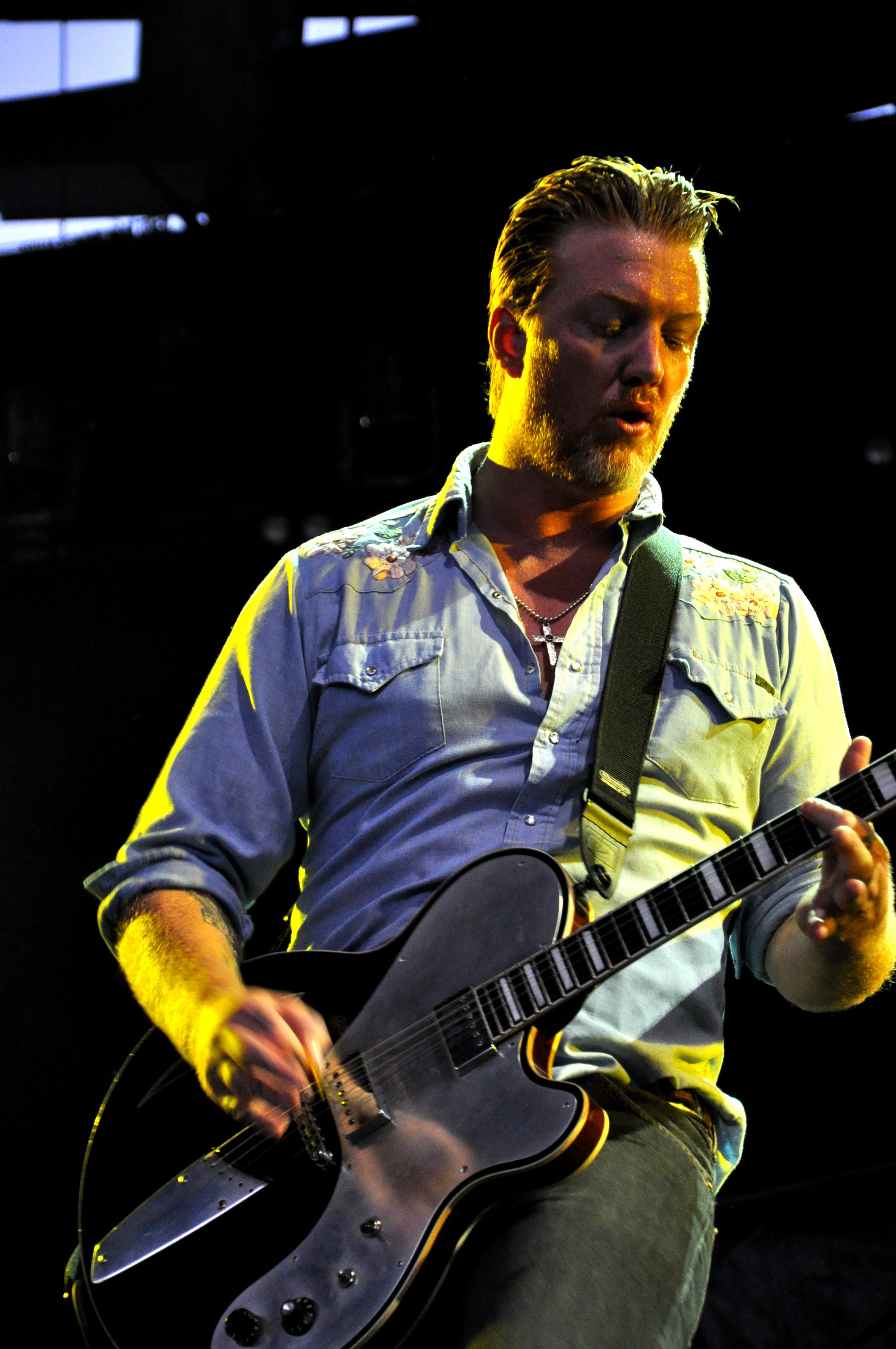 Josh Homme Gives Them Crooked Vultures’ “Spinning in Daffodils” an Acoustic Twist for Lolla2020 Livestream