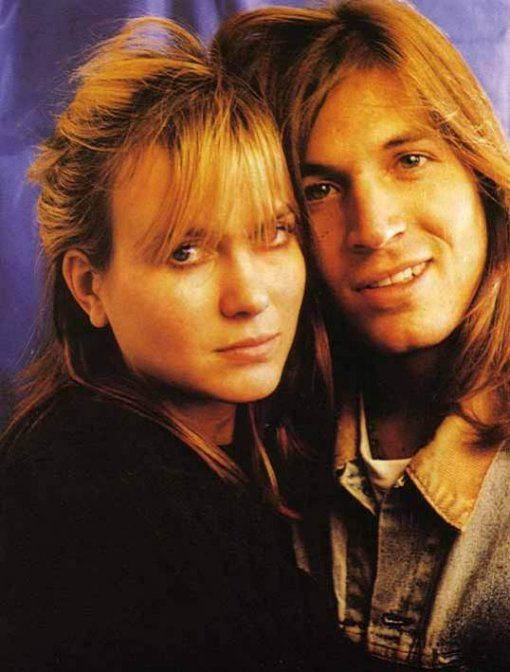 Lemonheads Singer Evan Dando Serenades A Walgreens In Cape Cod That Found His Wallet