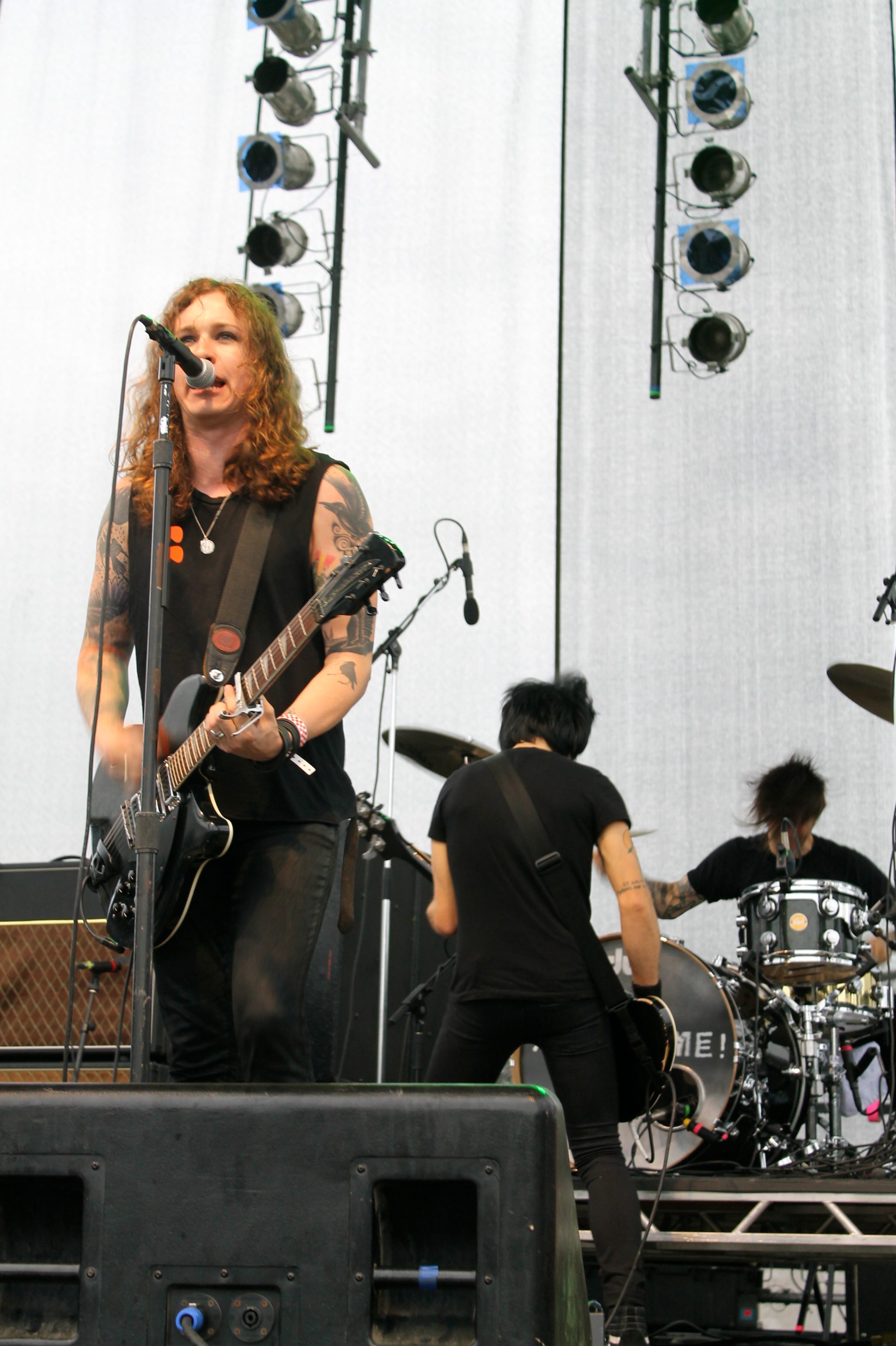 Against Me! Perform With Cherry Glazerr at Final House of Van Shows Covering Mountain Goats
