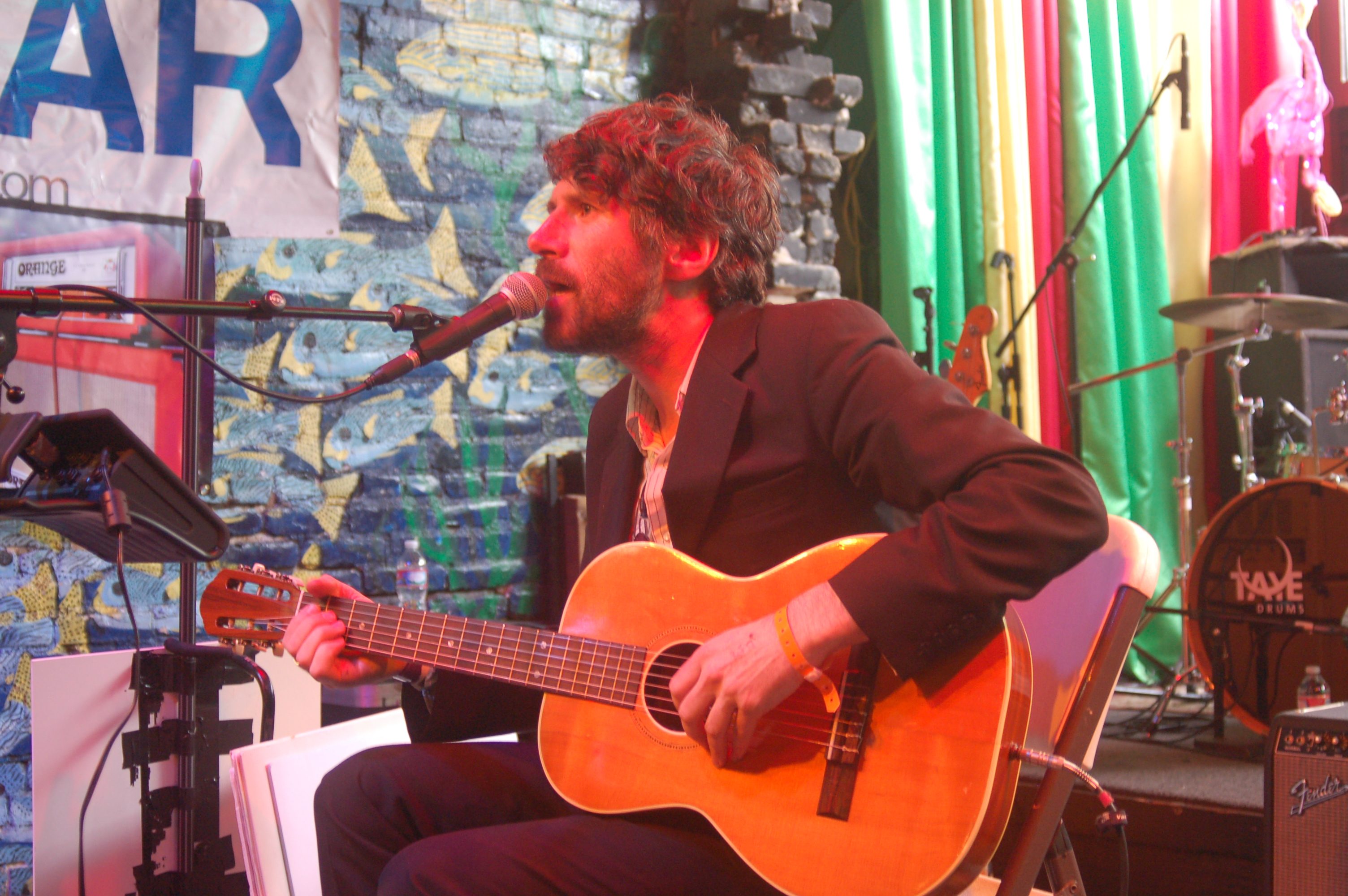 Gruff Rhys Announces Spring 2025 U.S. Tour Dates, Shares Bonus Track “Y Gwenan Gorn”
