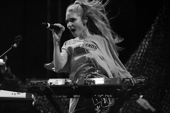 Grimes Debuts Unreleased Track “Welcome To The Opera” During Electric Daisy Carnival Set