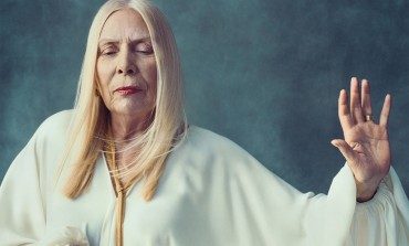 Joni Mitchell Found Unconscious And Taken To The Hospital