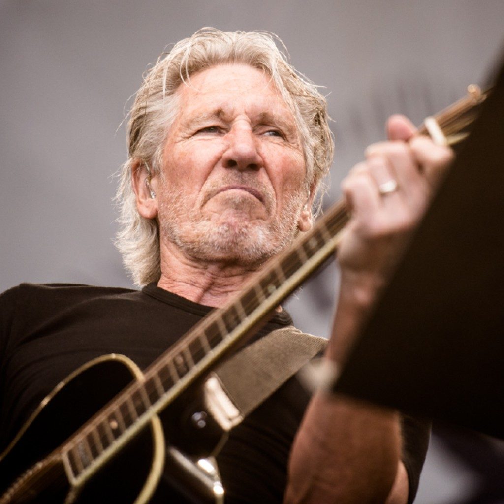 Roger Waters Explains His Theory for Why David Gilmour Didn't Want Liner  Notes Included in Upcoming Remix of Pink Floyd's Album Animals - mxdwn Music