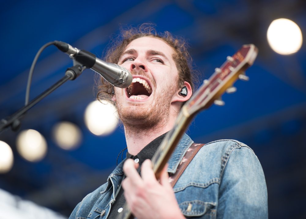 Hozier Apologizes To Fan Who Was Told To Remove Free Palestine Scarf At Wembley Arena