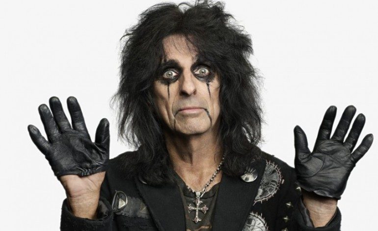 Alice Cooper Discusses Joe Perry’s Off-Stage Collapse