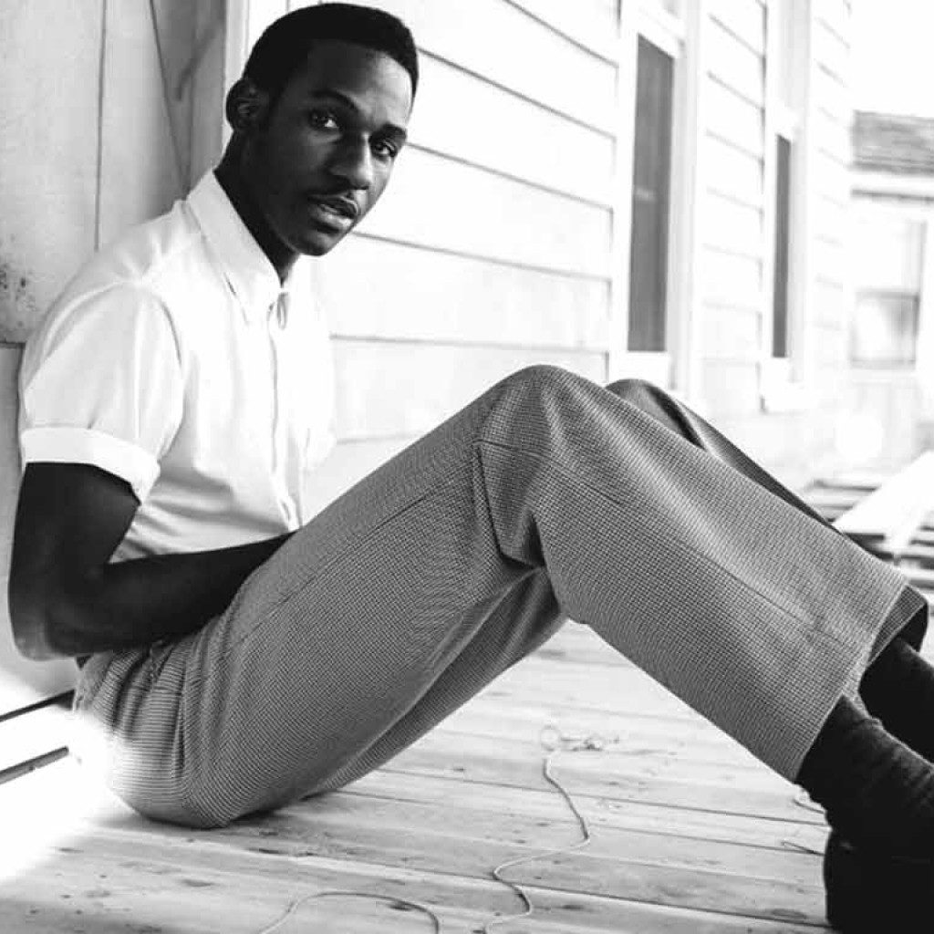 Leon Bridges is reinvented on new Gold-Diggers Sound album - Los Angeles  Times