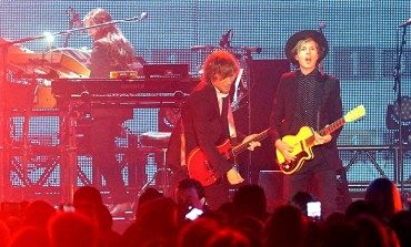 Beck Covers Neil Young’s “Old Man”