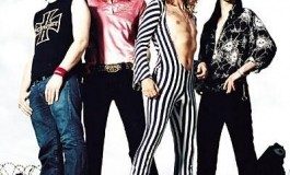 The Darkness Share New Cover Of “Mistletoe And Wine”