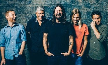 Foo Fighters Performed a Special Free Pop Up Show in Los Angeles Featuring Special Guest Roger Taylor of Queen Helping Cover "Under Pressure"