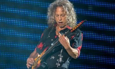 Metallica’s Kirk Hammett Joins Journey for Mashup of “Enter Sandman” and “Wheel in the Sky” Onstage