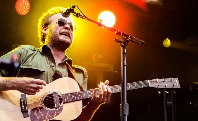 Hiss Golden Messenger Reveals Laid-Back New Single “Glory Strums (Loneliness Of The Long-Distance Runner)”