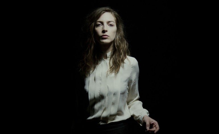 Fishbach Releases Theatrical New Video for “Eternite”