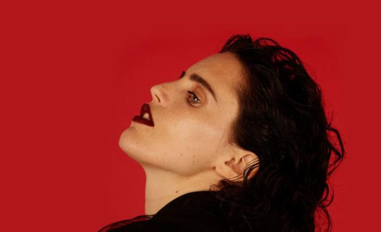 Anna Calvi Announces New EP Tommy For May, Shares New Single “Ain’t No Grave”