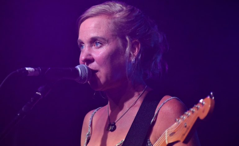 Throwing Muses Take Us Through Twists and Turns on New Song “Dark Blue”