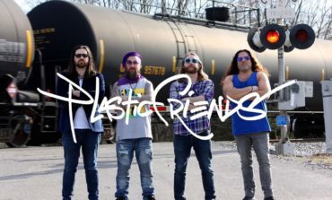 mxdwn PREMIERE: Plastic Friends Are Looking For Answers on New Song "White Mirror"