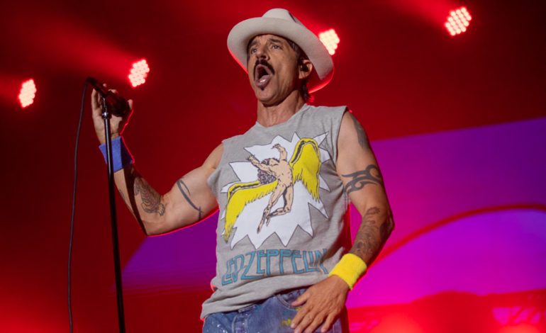 Red Hot Chili Peppers Become First Rock Band In 17 Years To Achieve Two Number #1 Studio Albums