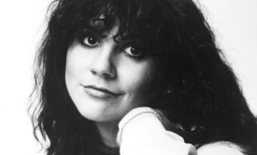 Linda Ronstadt Speaks About Mike Pompeo’s State Department Dinner