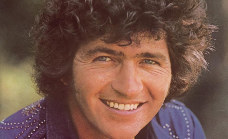 RIP: Country Musician and Elvis Presley Songwriter Mac Davis Dead at 78 -  mxdwn Music