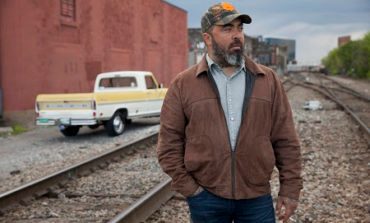 Staind Frontman Aaron Lewis Talks About Ukraine During Show: "Maybe We Should Listen To What Vladimir Putin Is Saying"