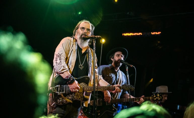 Steve Earle & Reckless Kelly Share Collaborative New Single “Dead Or Gone To Dallas”