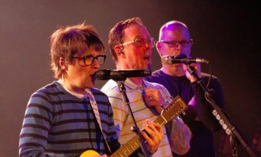 Weezer Performs For Striking Writers At Paramount Studios