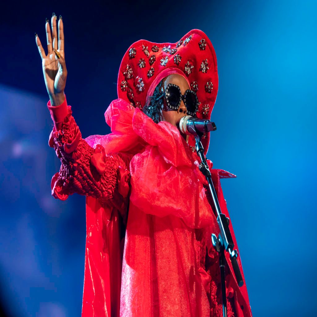 Lauryn Hill Addresses Her Lateness at Los Angeles Show