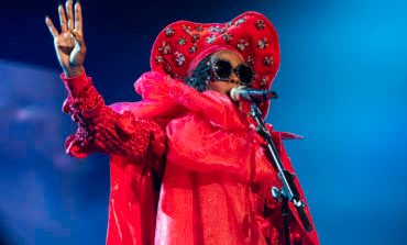 Lauryn Hill Comments On Tardiness At LA Show: “Y’all Lucky I Make It On This Stage Every Night”