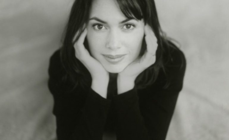 Susanna Hoffs Announces Release of Previously Unreleased 1999 Album The Lost Record For October 2024 Release