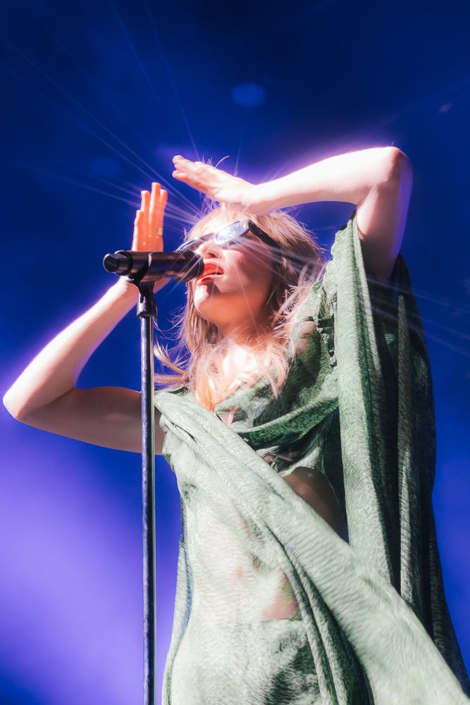 Photo Review: Suki Waterhouse & Bully at the Greek Theatre