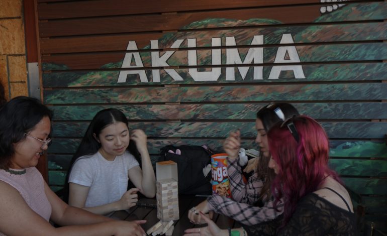 Photo Review: mxmtoon at Akura Sushi