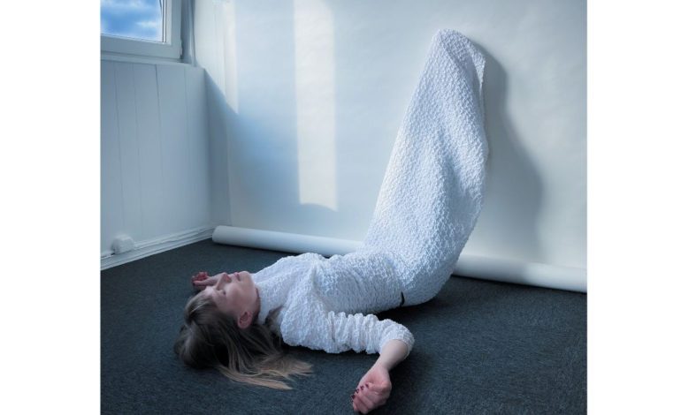 Album Review: Jenny Hval – Iris Silver Mist