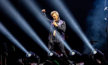Photos: Billy Idol at Kia Forum