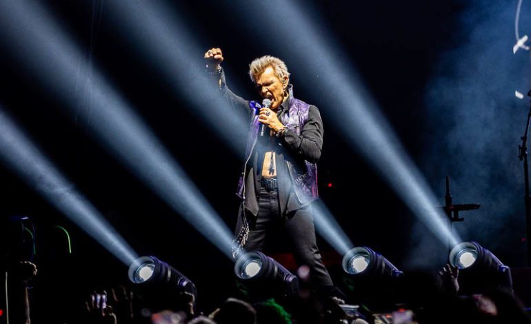 Photos: Billy Idol at Kia Forum