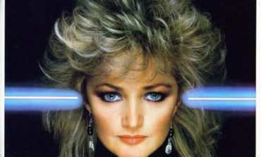 “Total Eclipse Of The Heart” Singer Bonnie Tyler Put In Medically Induced Coma Following Emergency Surgery