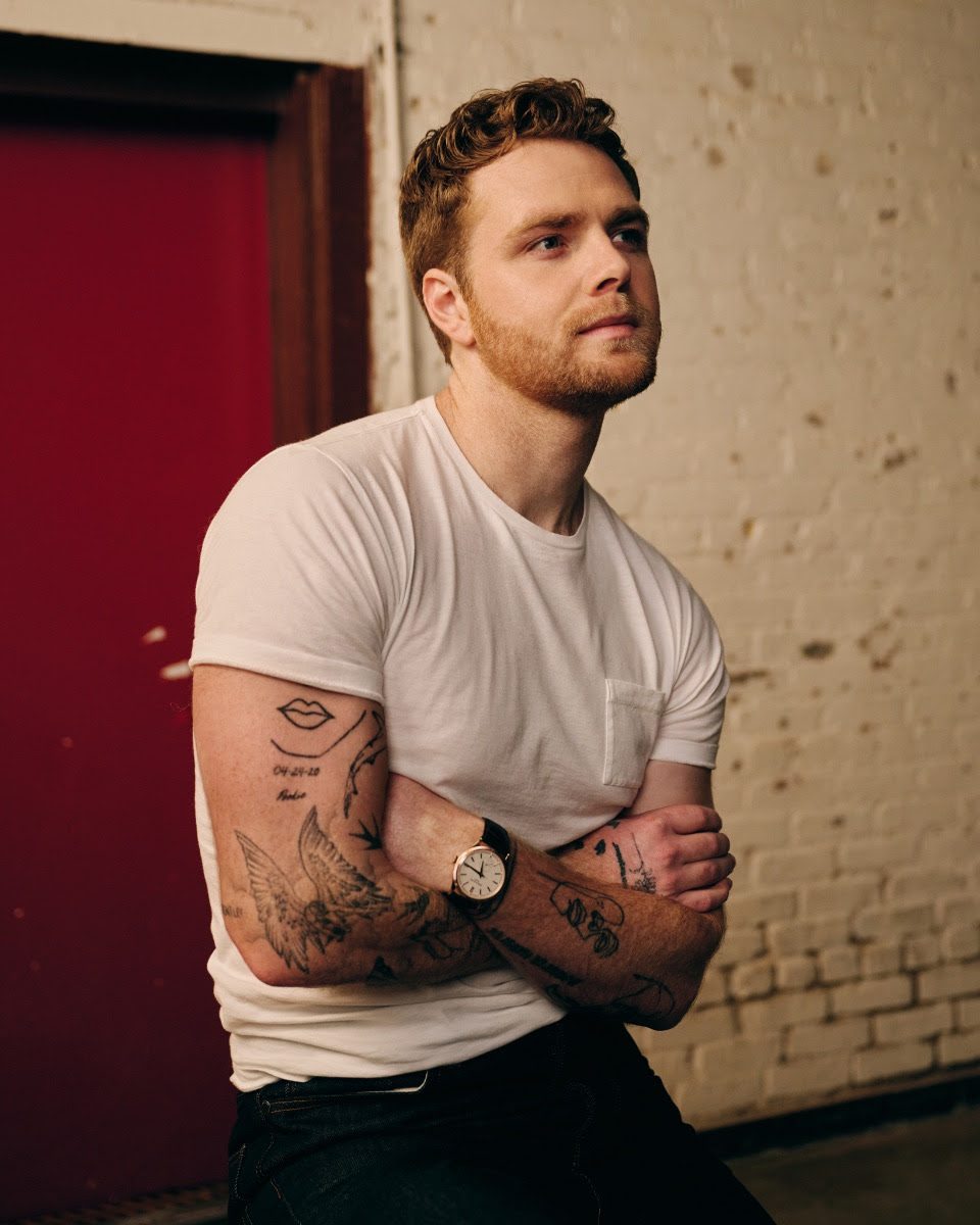 Alex Warren Releases New Song “Rescuer”