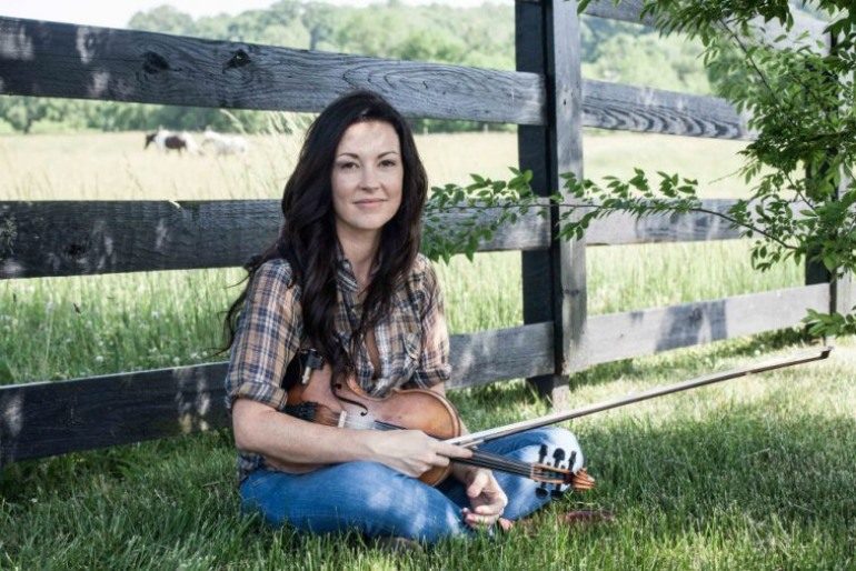 Amanda Shires Shares Bold New Single “Piece of Mind”