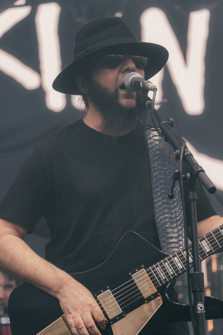 Daron Malakian Announces New Scars On Broadway Album Addicted To The Violence For July 2025 Release, Shares Video For “Killing Spree”