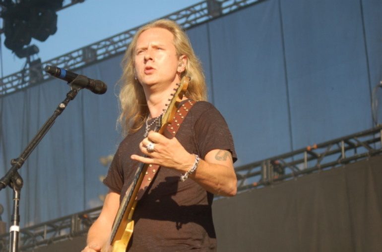 Jerry Cantrell Covers Billy Joel’s “You May Be Right” During Scott Ian’s Birthday Celebration