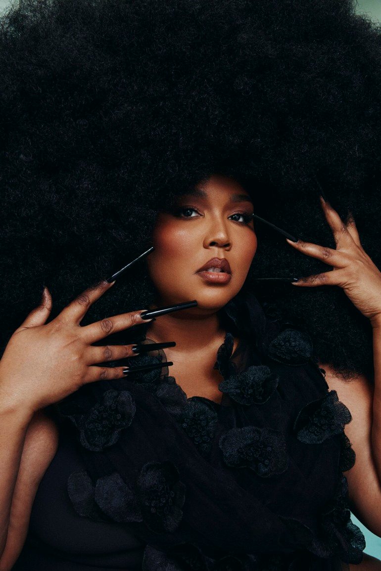 Lizzo Performs “Proud Mary” as Tribute to Rock Icon Tina Turner