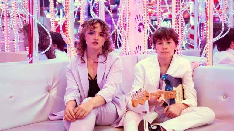 Isabella&Sebastian Share New Song “Oxygen” And Announce Debut Album Is Anybody Listening For July 2025 Release