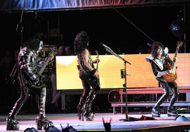 Kiss Sued For Wrongful Death By Guitar Tech’s Widow