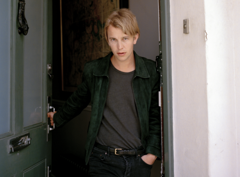 Tom Odell Drops New Song “Ugly”