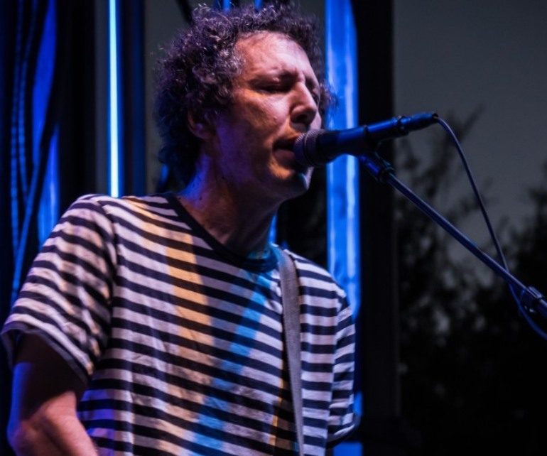 Yo La Tengo Joined By Ben Gibbard For Live Cover Of Hall & Oates “You Make My Dreams Come True”