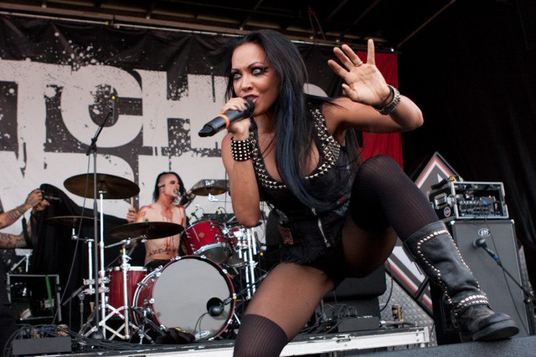 Butcher Babies Releases Gritty New Video For “Red Thunder”