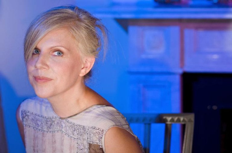 LISTEN: Tanya Donelly Releases New Cover Of Elliot Smith’s “Between The Bars”