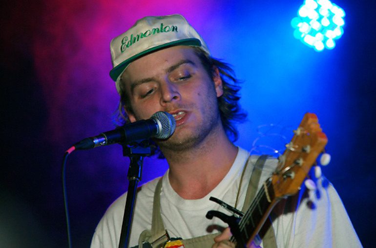 Mac Demarco Performs “The Mission” With The Garden at Vada Vada Festival